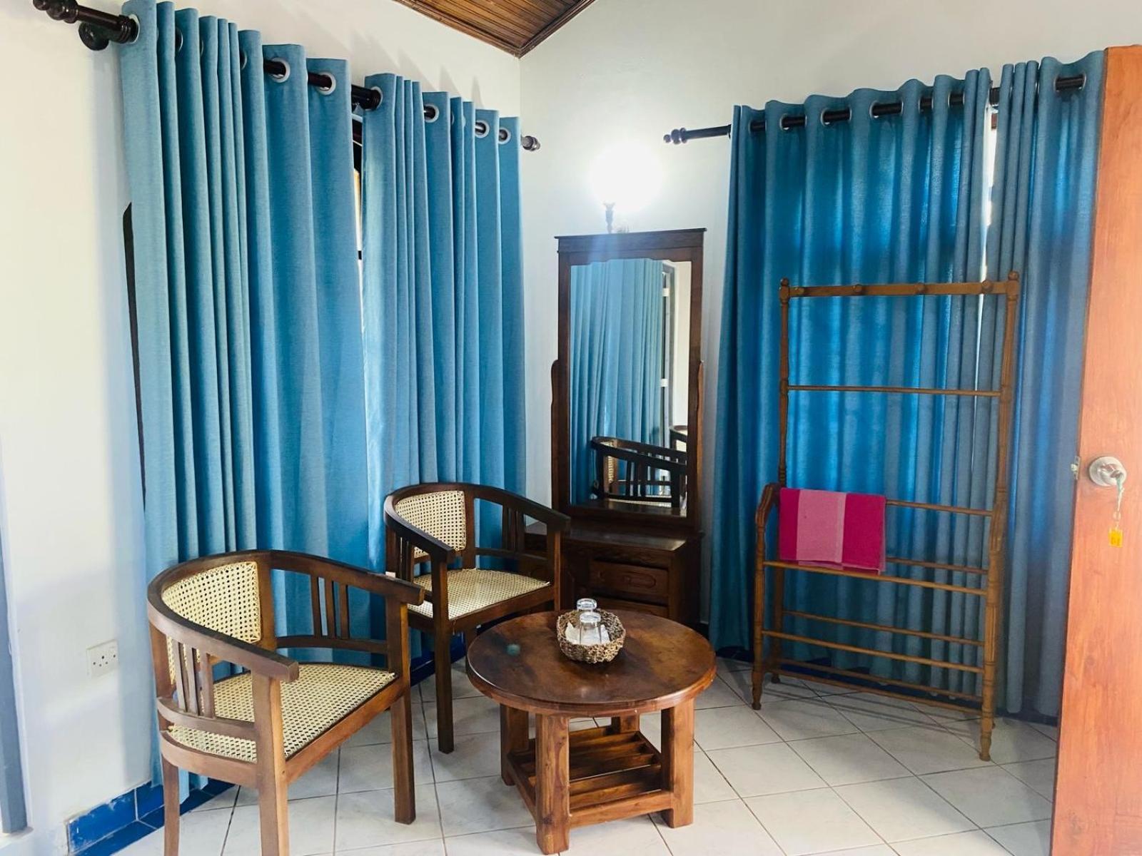 Sunny'S Garden Hotel Ambalangoda  Exterior foto